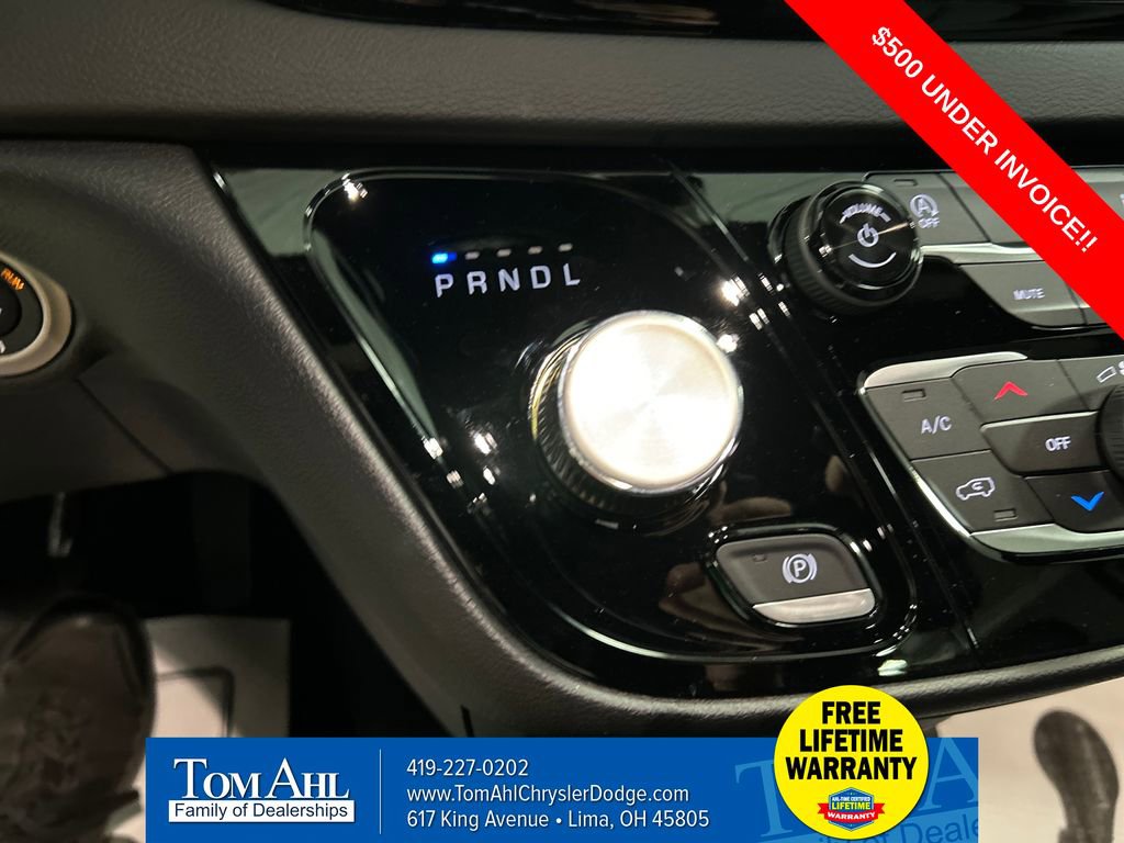 New 2026 Chrysler Voyager LX image 18