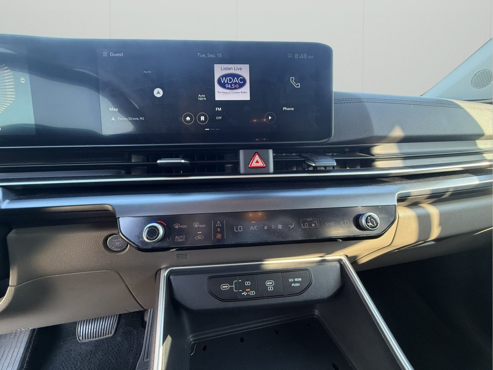 Used 2025 Kia Carnival FWD image 14