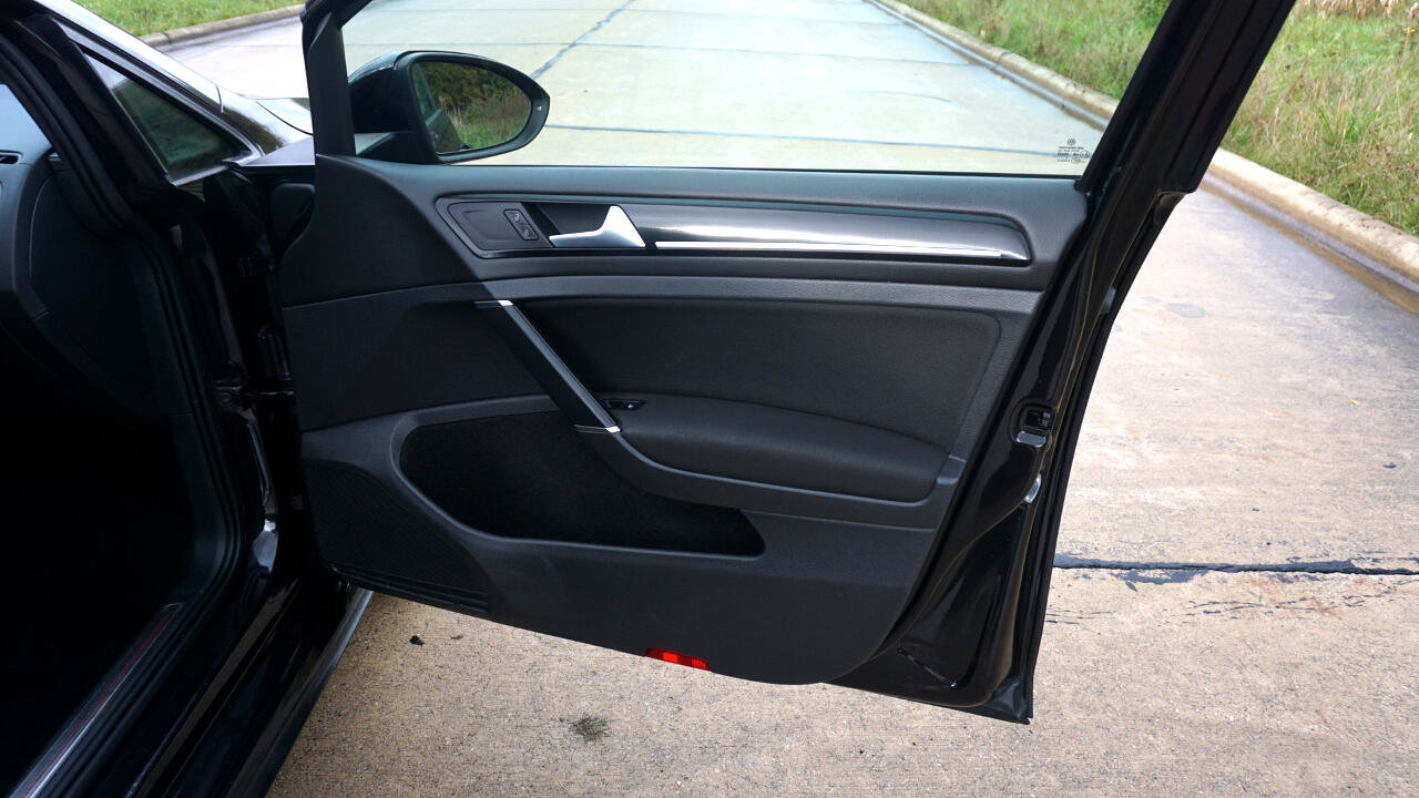 Used 2017 Volkswagen GTI S image 18