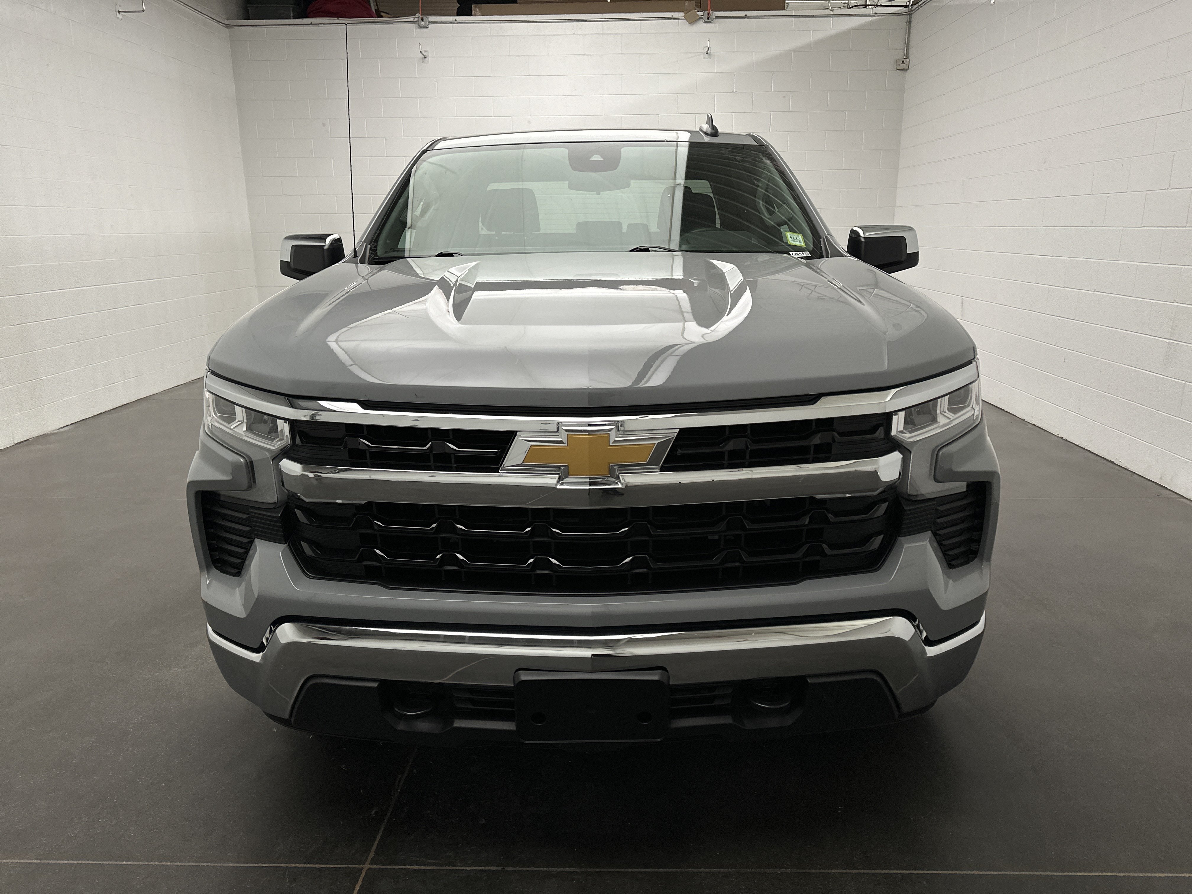 Used 2024 Chevrolet Silverado 1500 LT AWD/4WD image 3