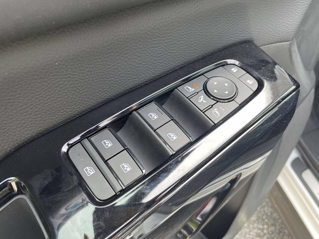 New 2026 Nissan Pathfinder Platinum FWD image 13