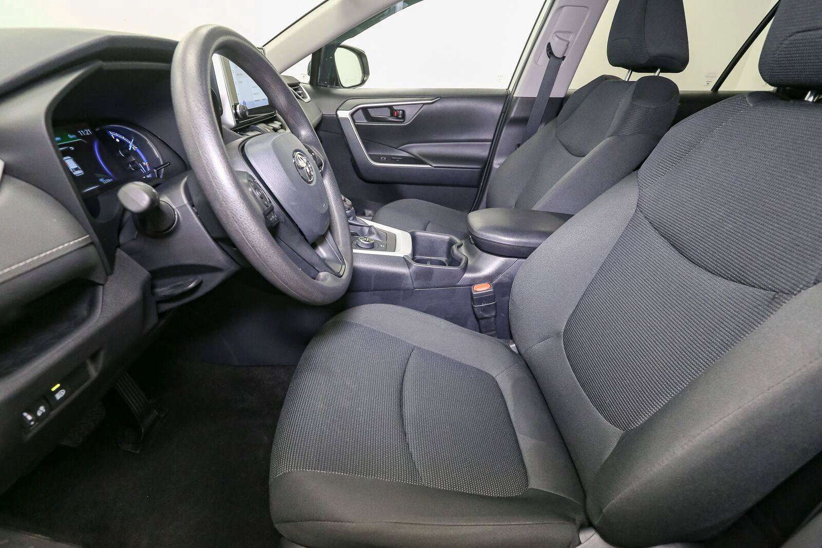 Used 2025 Toyota RAV4 LE AWD/4WD image 44