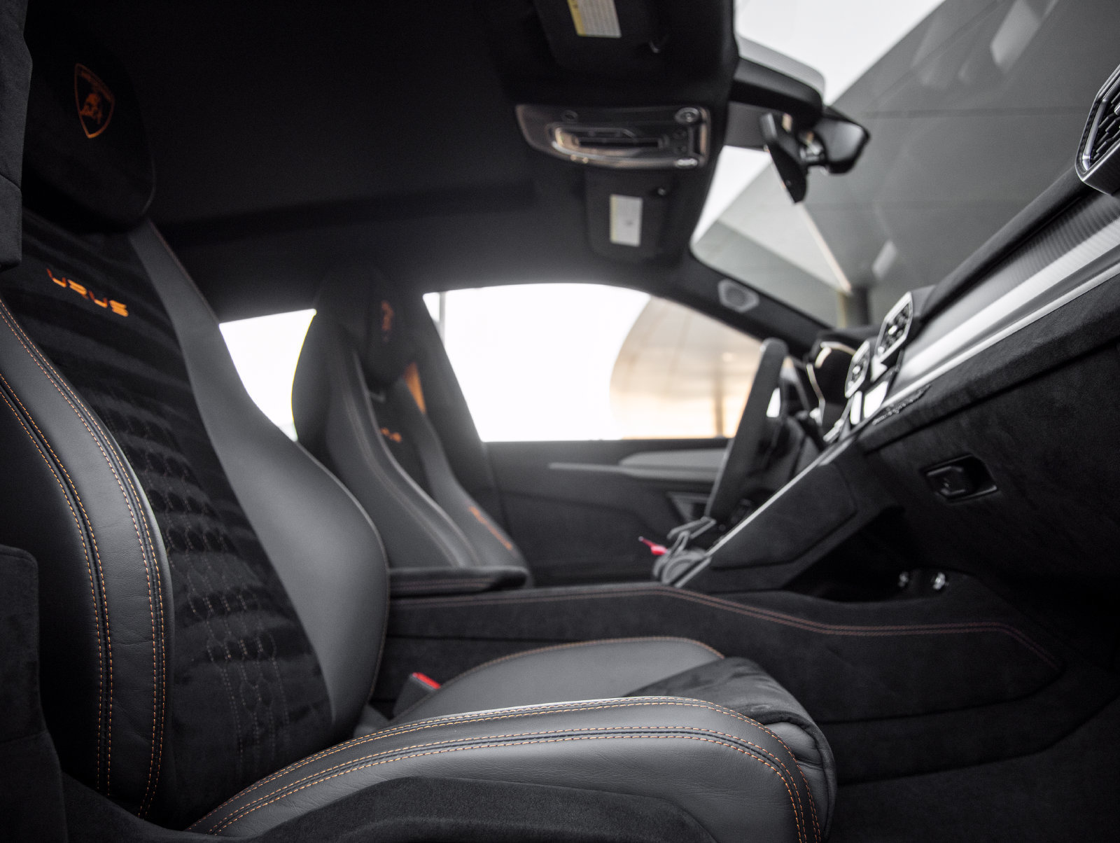 Used 2024 Lamborghini Urus Performante AWD/4WD image 60