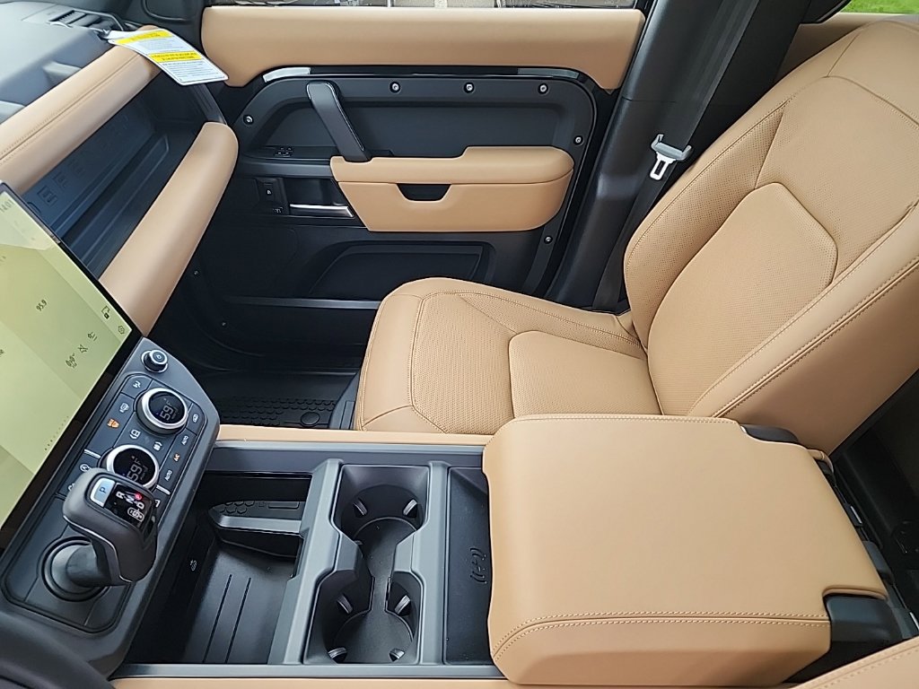 New 2026 Land Rover Defender 130 X-Dynamic SE AWD/4WD image 12