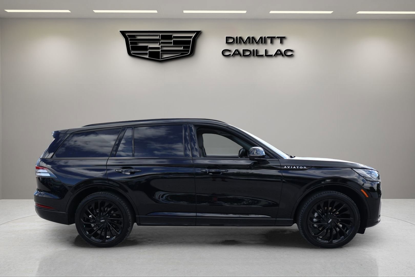 Used 2025 Lincoln Aviator Reserve w/ Luxury Package AWD/4WD image 6