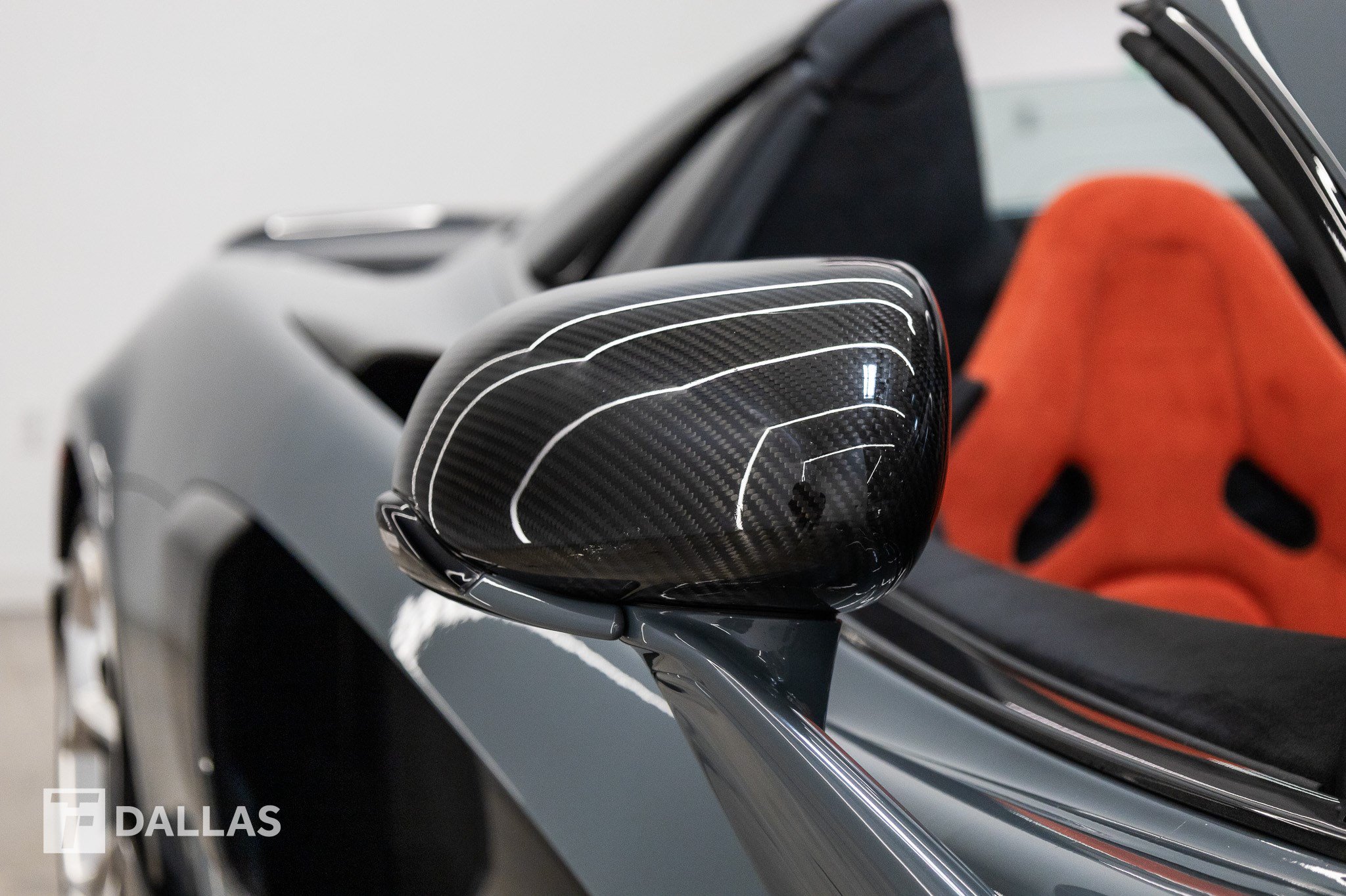 Used 2020 McLaren 600LT Spider RWD image 30