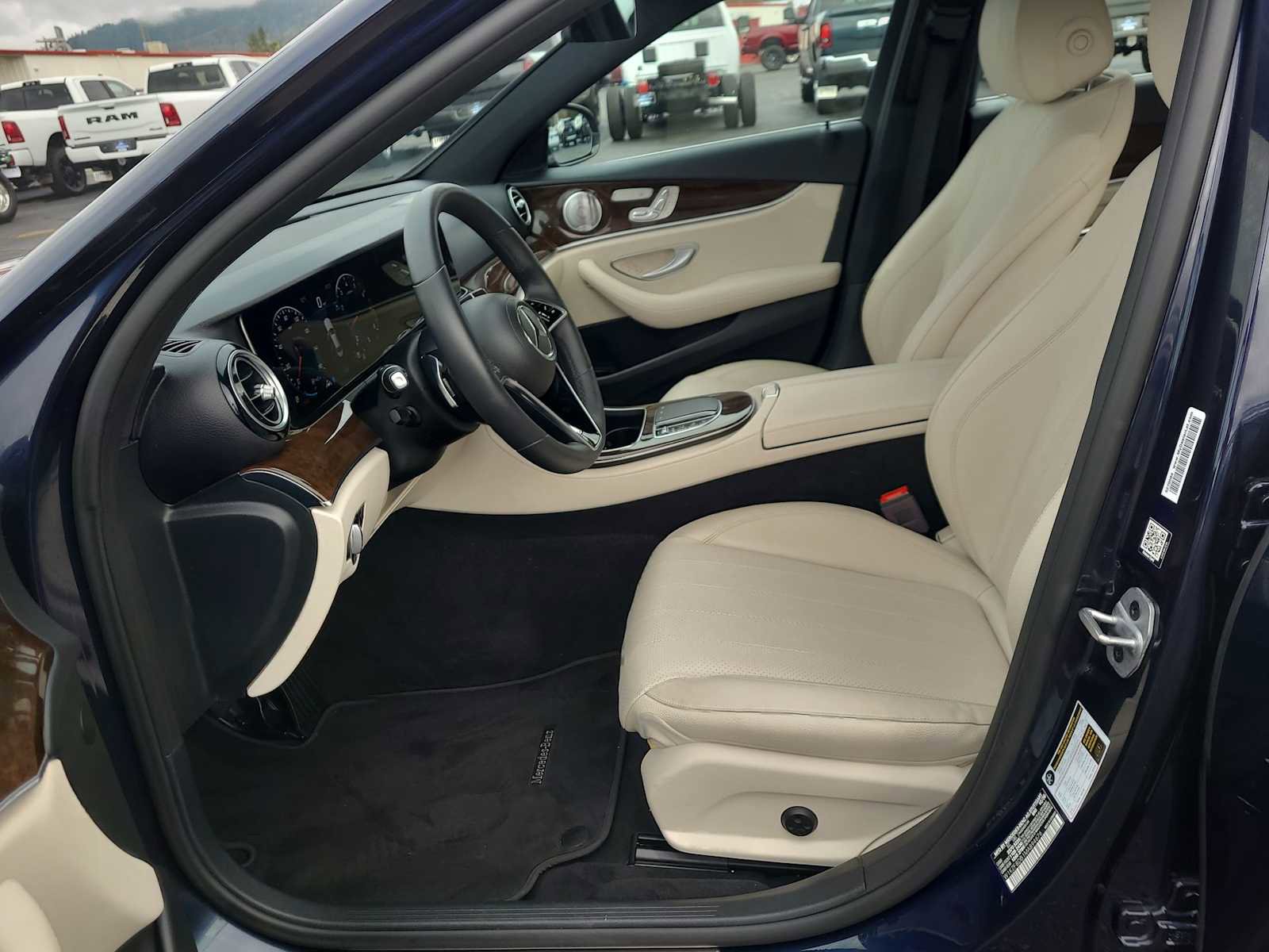 Used 2021 Mercedes-Benz E 350 Sedan image 19