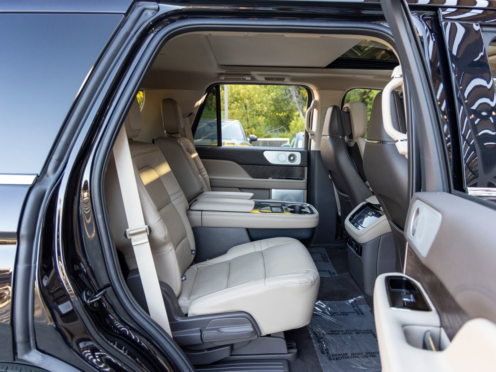 Used 2023 Lincoln Navigator Reserve AWD/4WD image 55