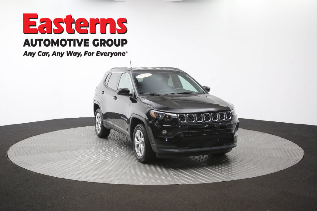 Used 2024 Jeep Compass Latitude AWD/4WD image 52