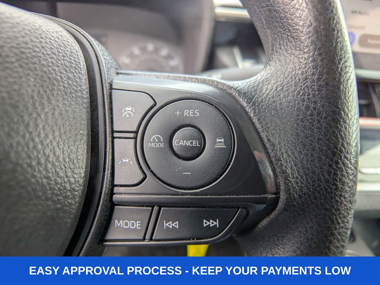 Used 2025 Toyota Corolla LE image 32