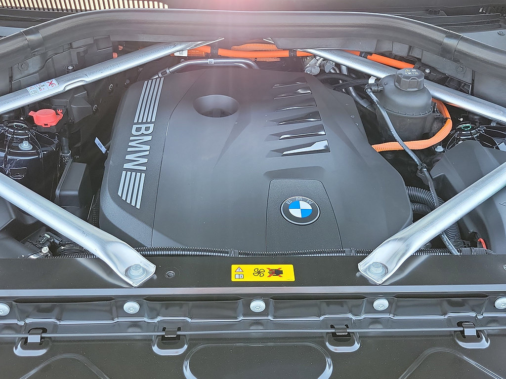 New 2026 BMW X5 xDrive50e w/ M Sport Package AWD/4WD image 34