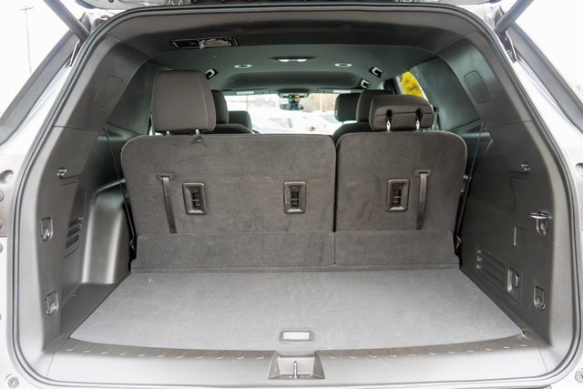 Used 2023 Chevrolet Traverse LT image 11