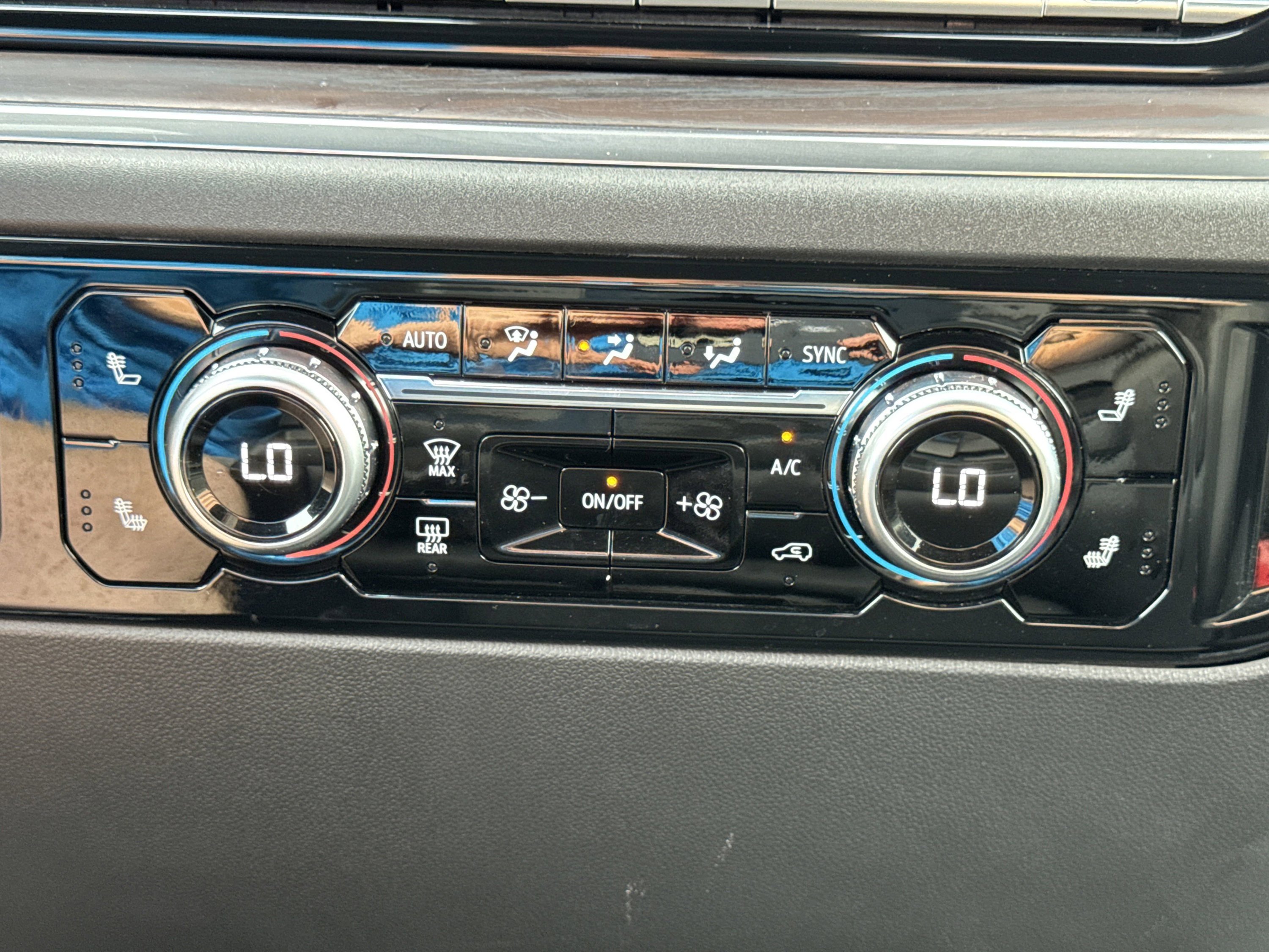 Used 2025 GMC Sierra 1500 SLT image 68