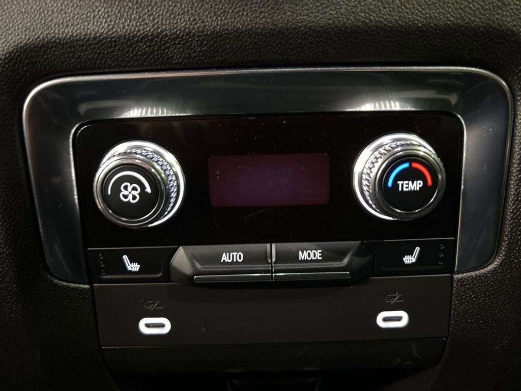 Used 2022 GMC Yukon Denali w/ Max Trailering Package image 40