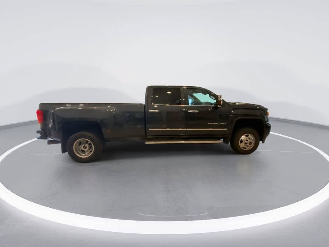Used 2018 GMC Sierra 3500 Denali w/ Duramax Plus Package AWD/4WD image 9