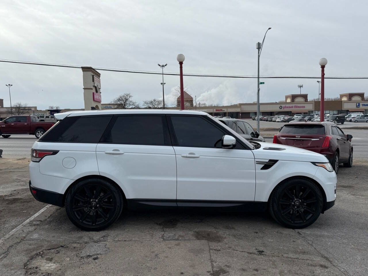 Used 2016 Land Rover Range Rover Sport SE image 4