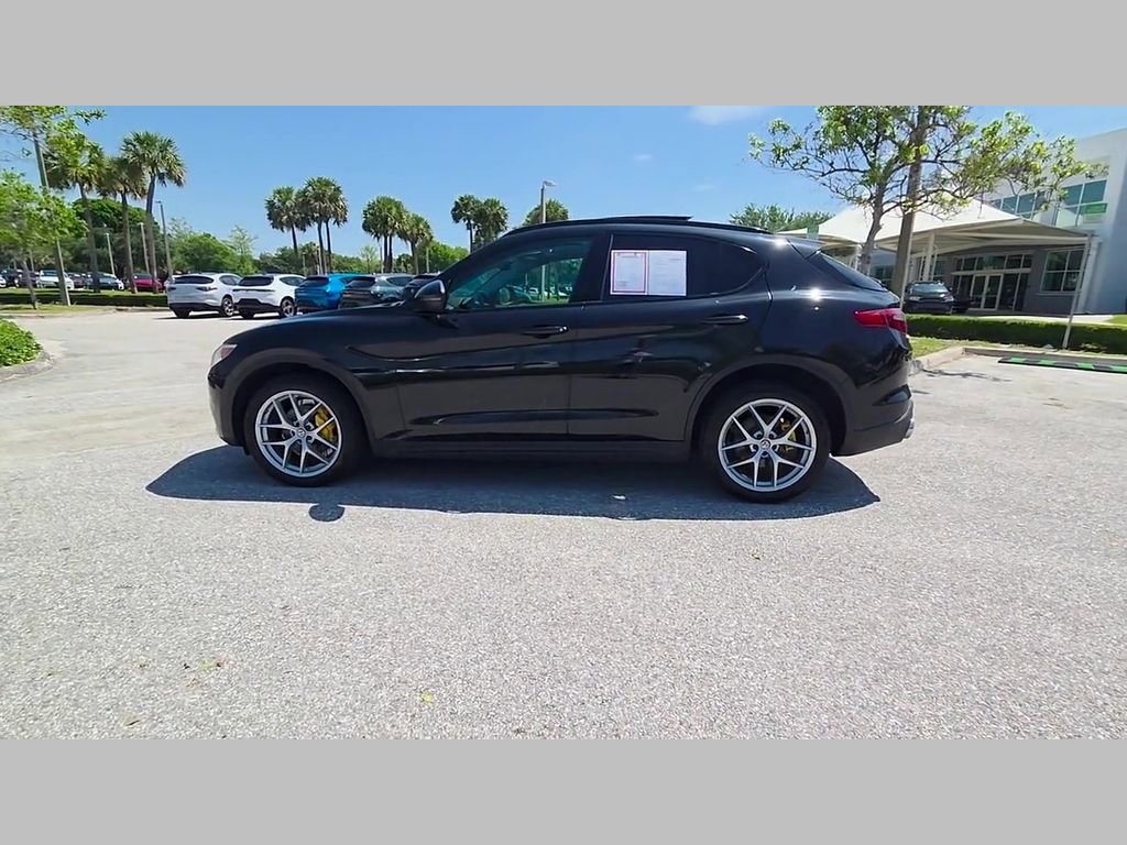 Used 2019 Alfa Romeo Stelvio Sport w/ Quick Order Package 22J Sport AWD/4WD image 43