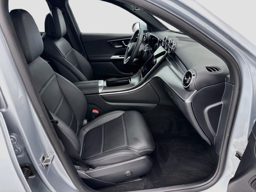Certified 2026 Mercedes-Benz GLC 300 image 18