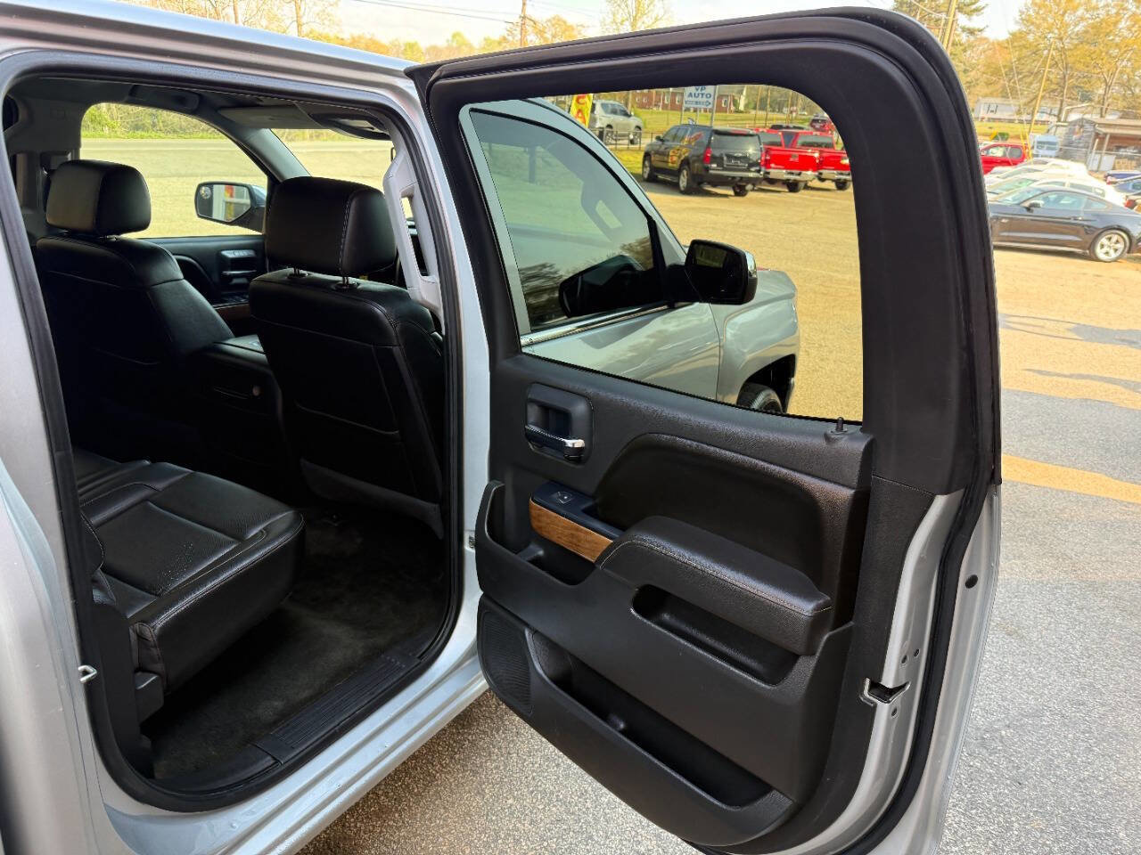 Used 2017 Chevrolet Silverado 1500 LTZ w/ Texas Edition RWD image 16
