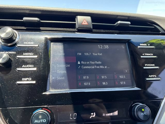 Used 2018 Toyota Camry SE FWD image 22