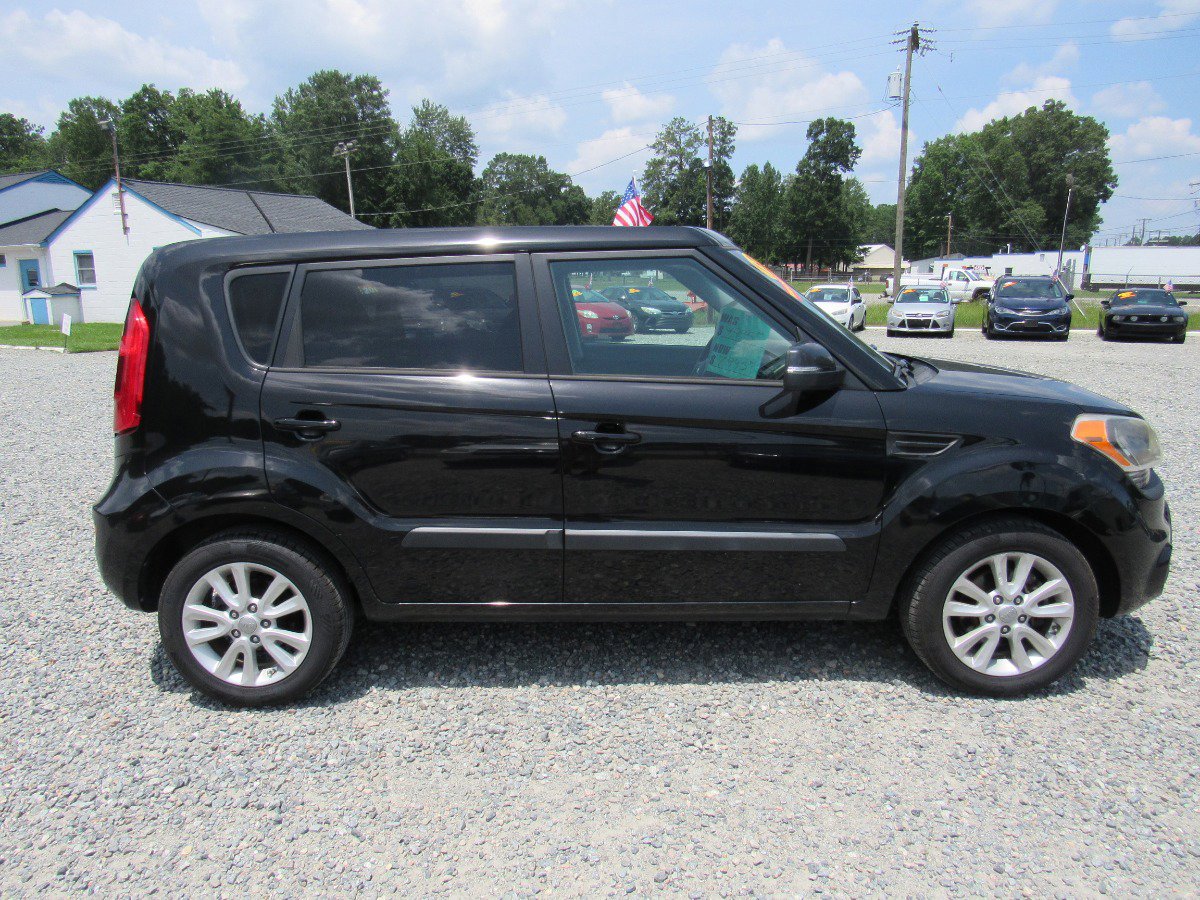 Used 2013 Kia Soul + image 4
