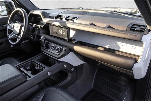 Used 2024 Land Rover Defender 110 S image 24