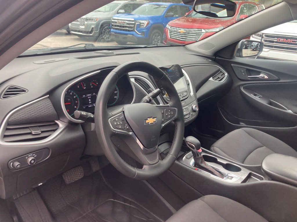 Certified 2024 Chevrolet Malibu RS FWD image 19