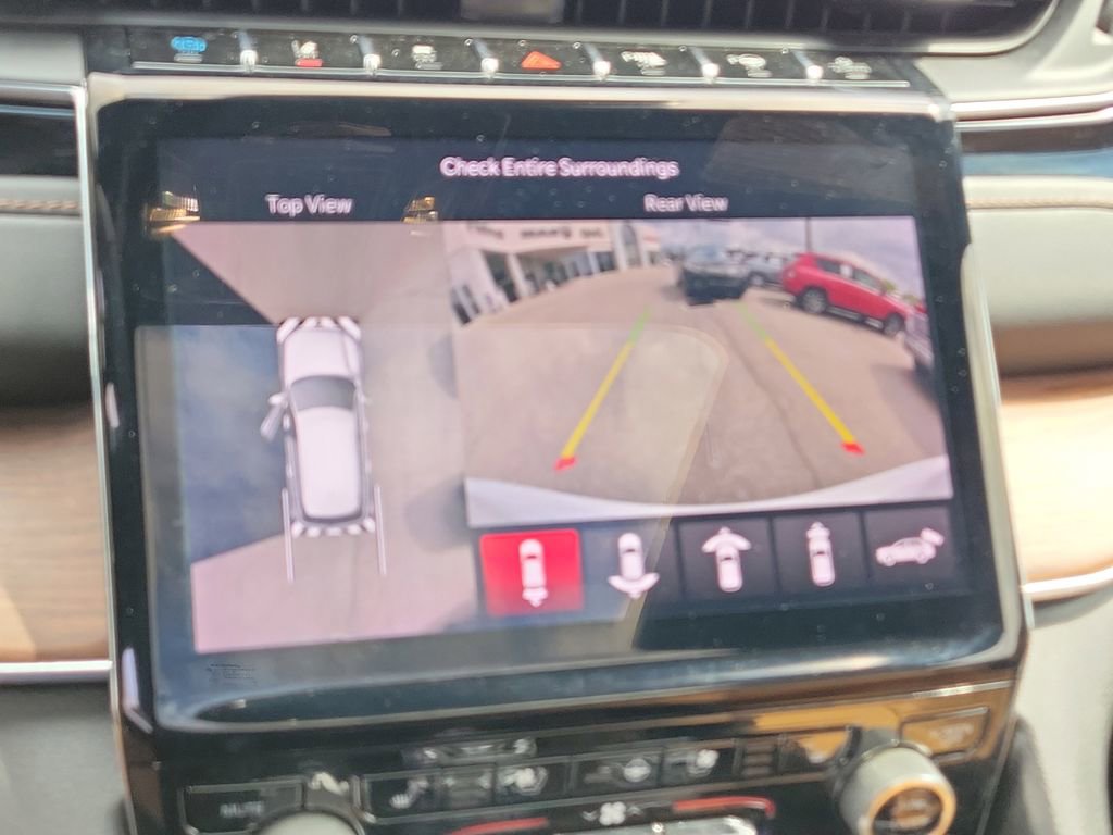 Used 2022 Jeep Grand Cherokee Summit w/ Advanced Protech Group IV AWD/4WD image 17