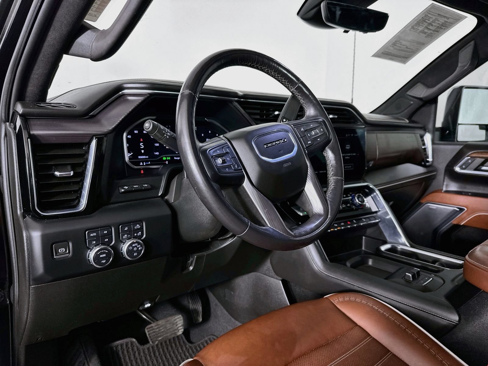 Used 2024 GMC Sierra 3500 Denali Ultimate AWD/4WD image 10