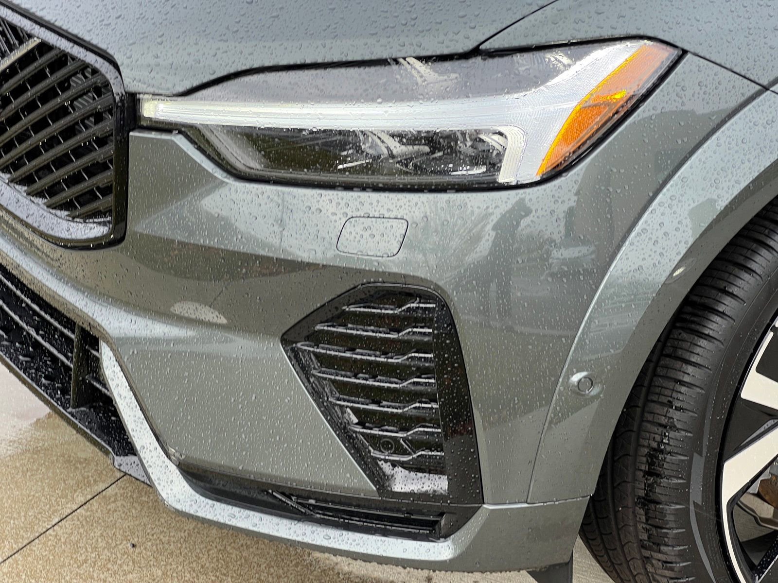 New 2026 Volvo XC60 T8 Ultra image 9