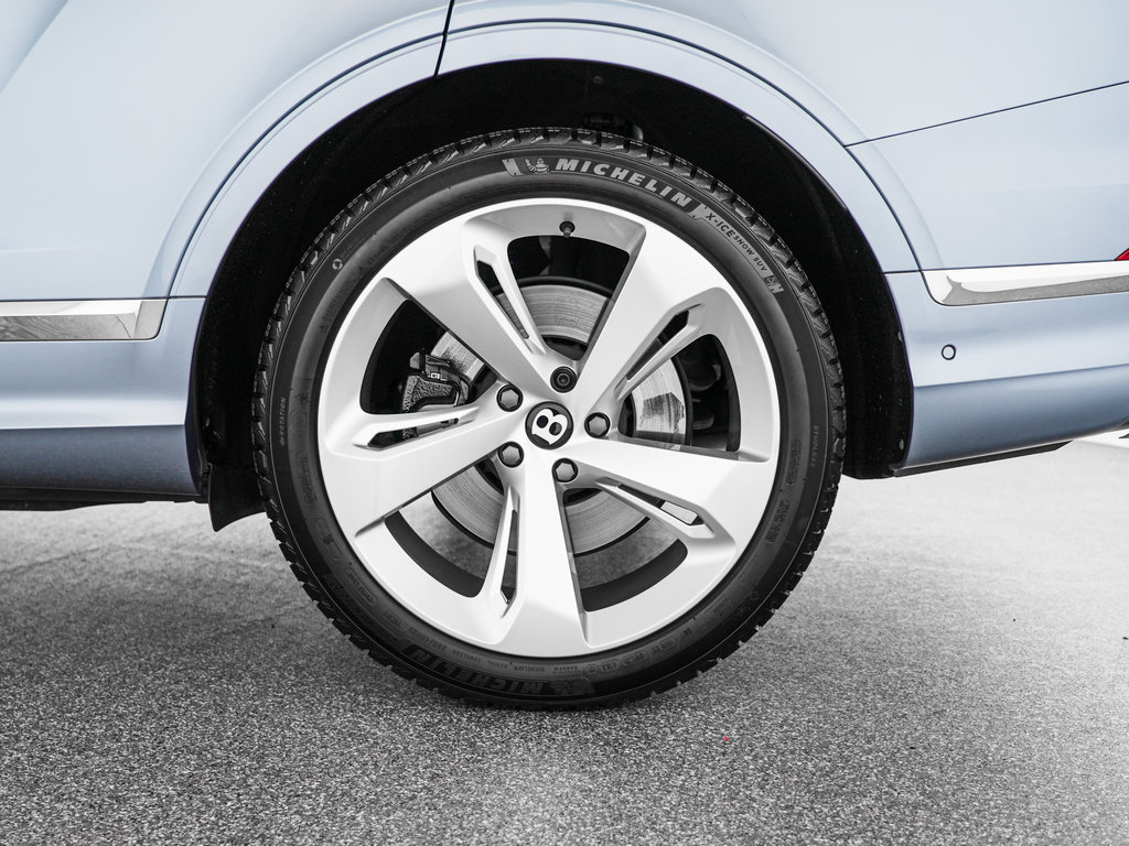Certified 2023 Bentley Bentayga AWD/4WD image 36