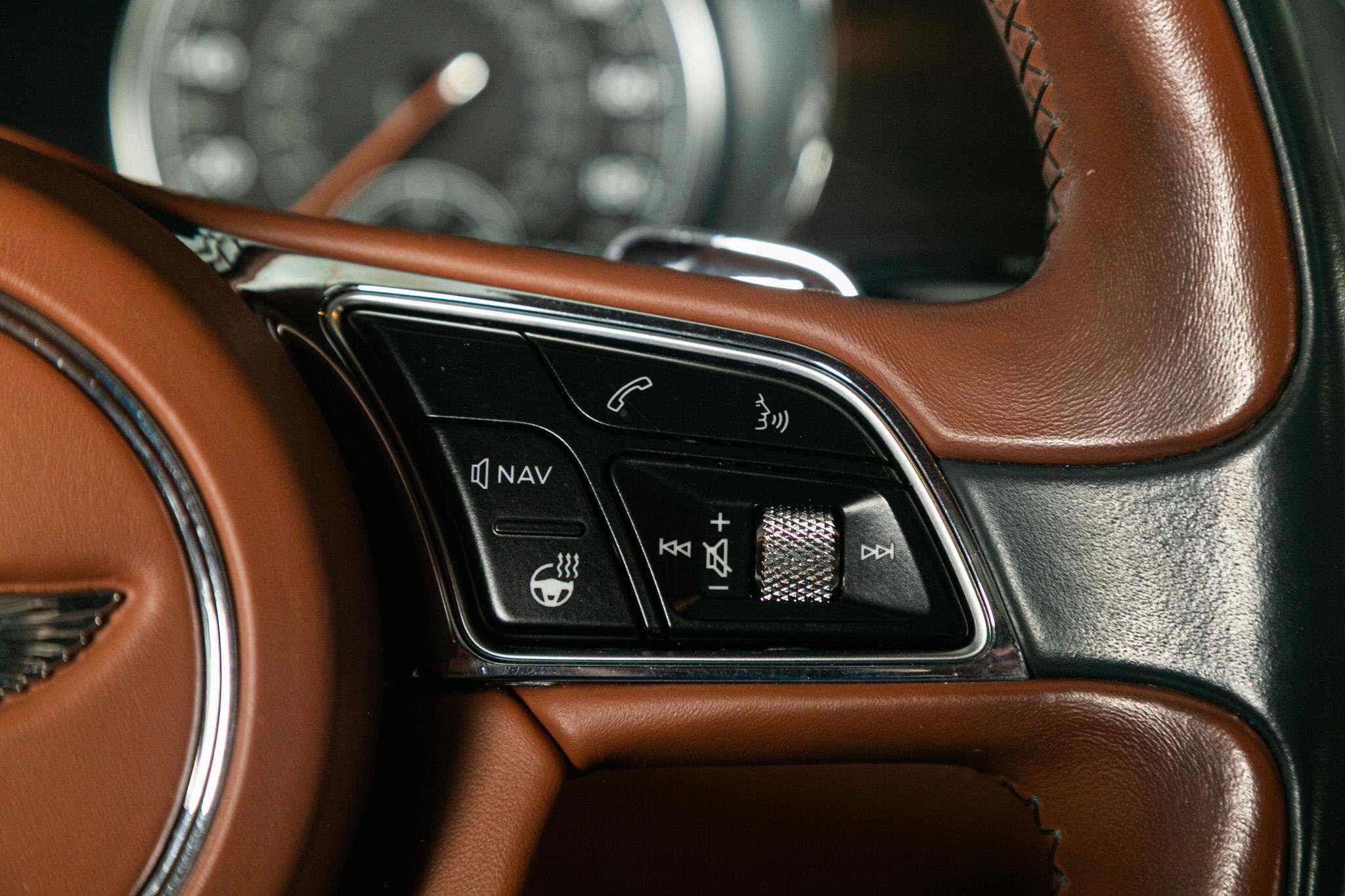 Used 2019 Bentley Bentayga AWD/4WD image 34