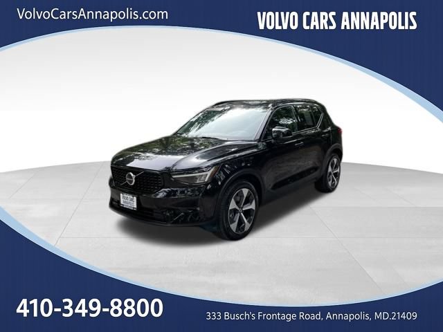 Certified 2025 Volvo XC40 B5 Plus AWD/4WD image 4