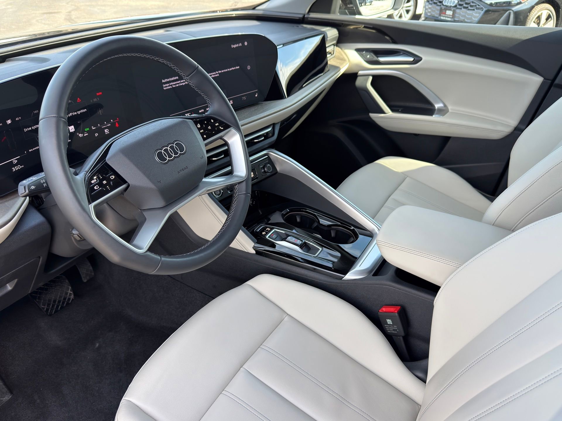 Certified 2025 Audi Q5 Premium w/ Convenience Package image 6