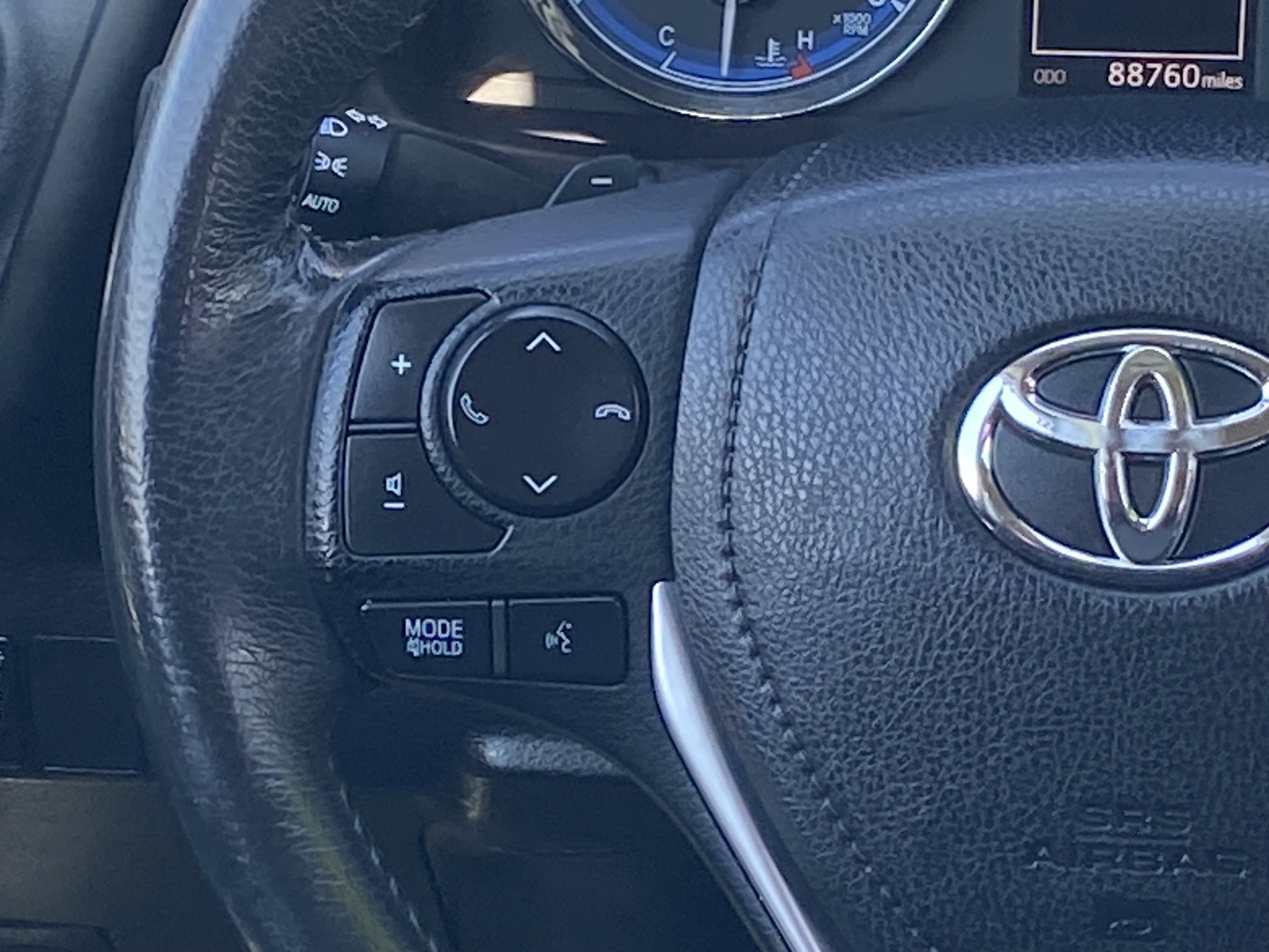 Used 2018 Toyota Corolla SE w/ Carpet Mat Package (TMS) FWD image 17