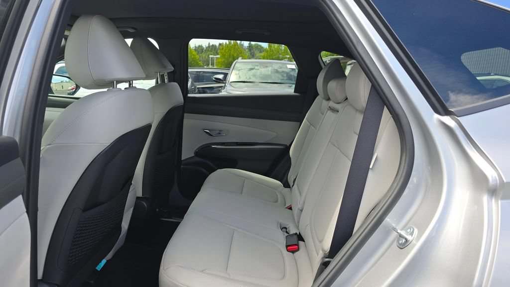 Used 2025 Hyundai Tucson Limited AWD/4WD image 16