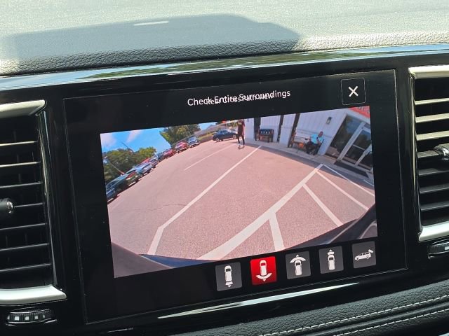 Used 2023 Chrysler Pacifica Touring-L FWD image 33