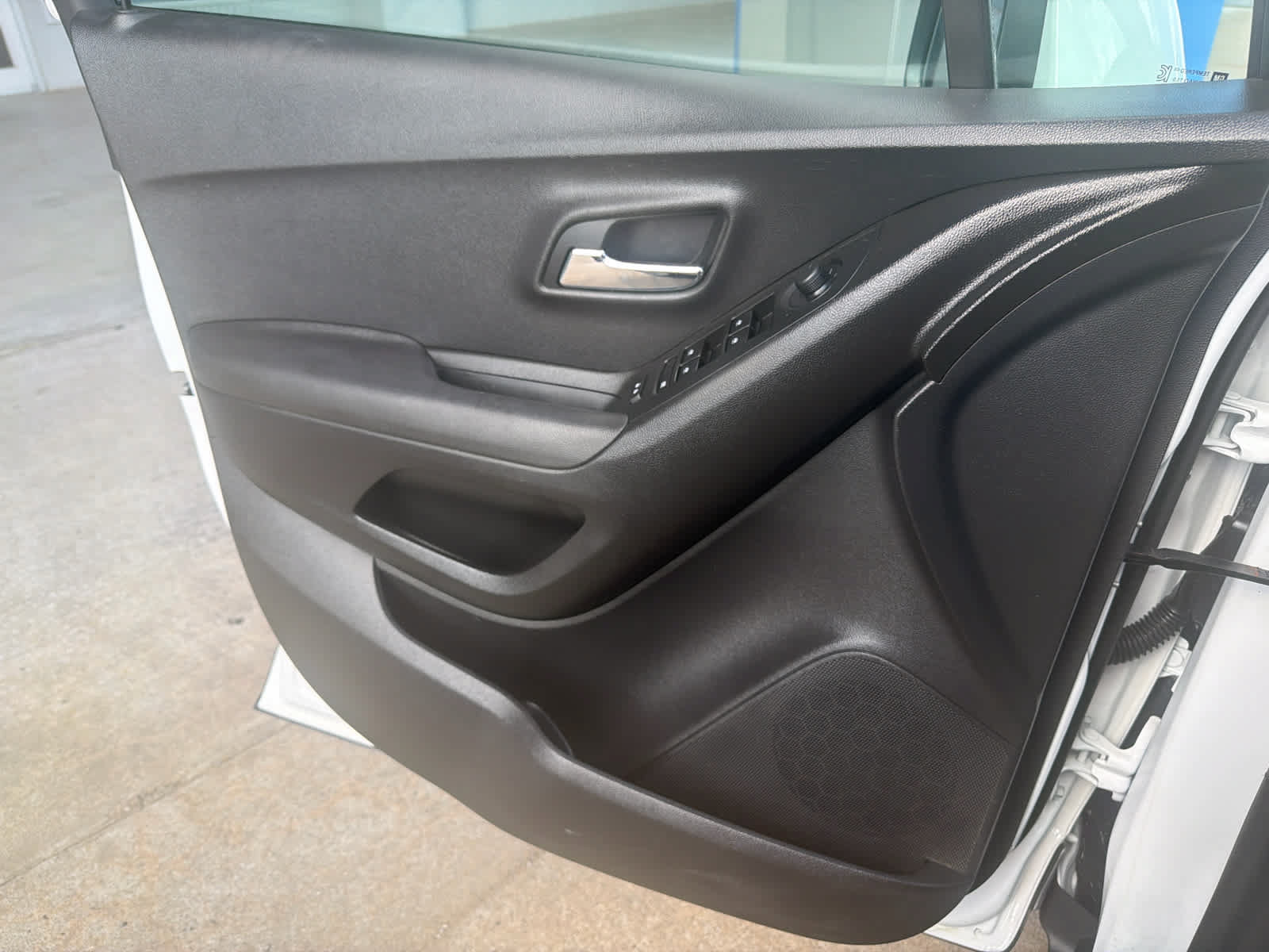 Used 2020 Chevrolet Trax LS w/ Tint and Cruise Package FWD image 24