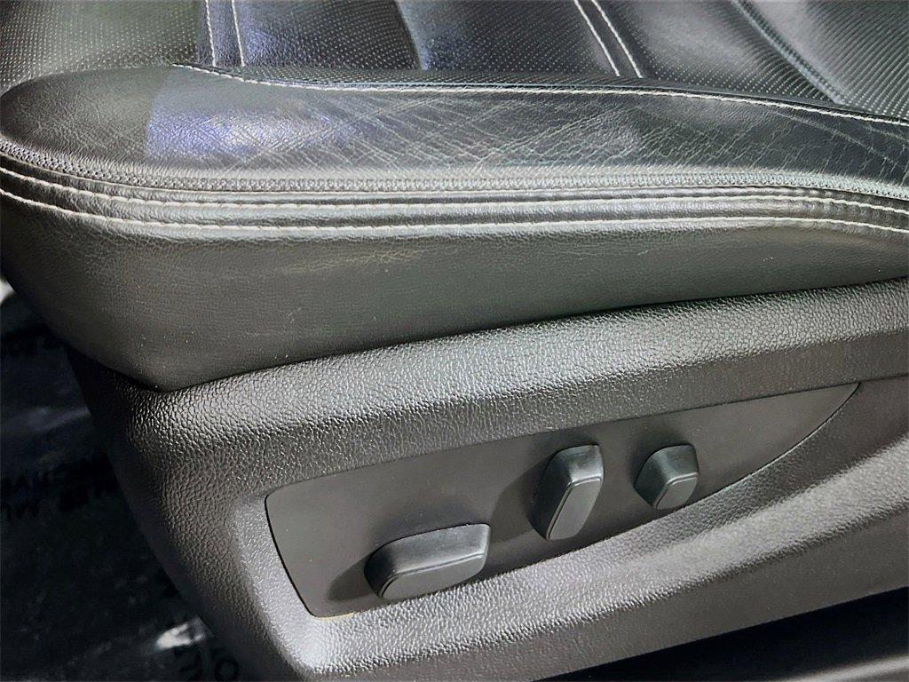 Used 2018 GMC Sierra 3500 Denali w/ Duramax Plus Package image 17