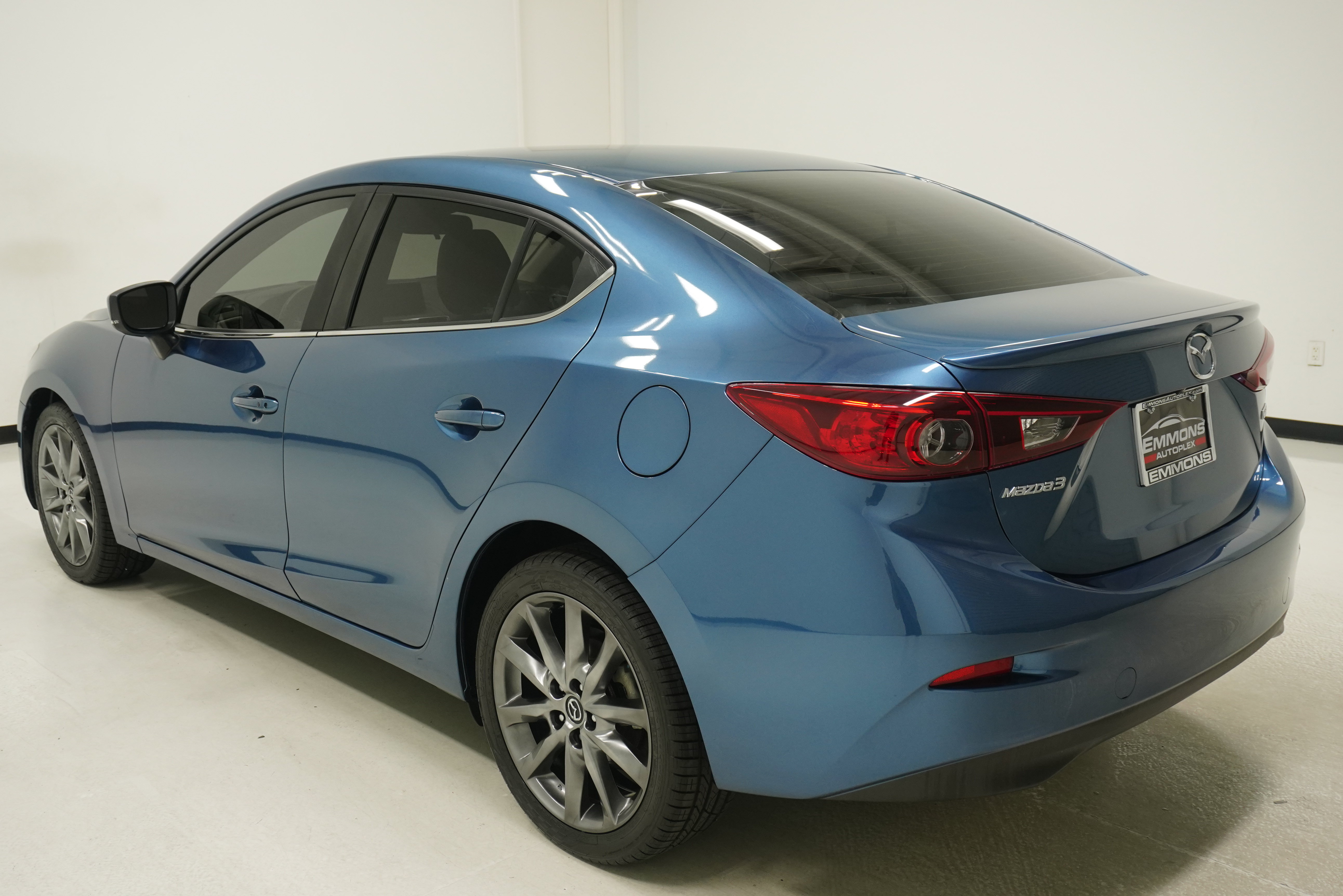 Used 2018 MAZDA MAZDA3 Touring FWD image 6