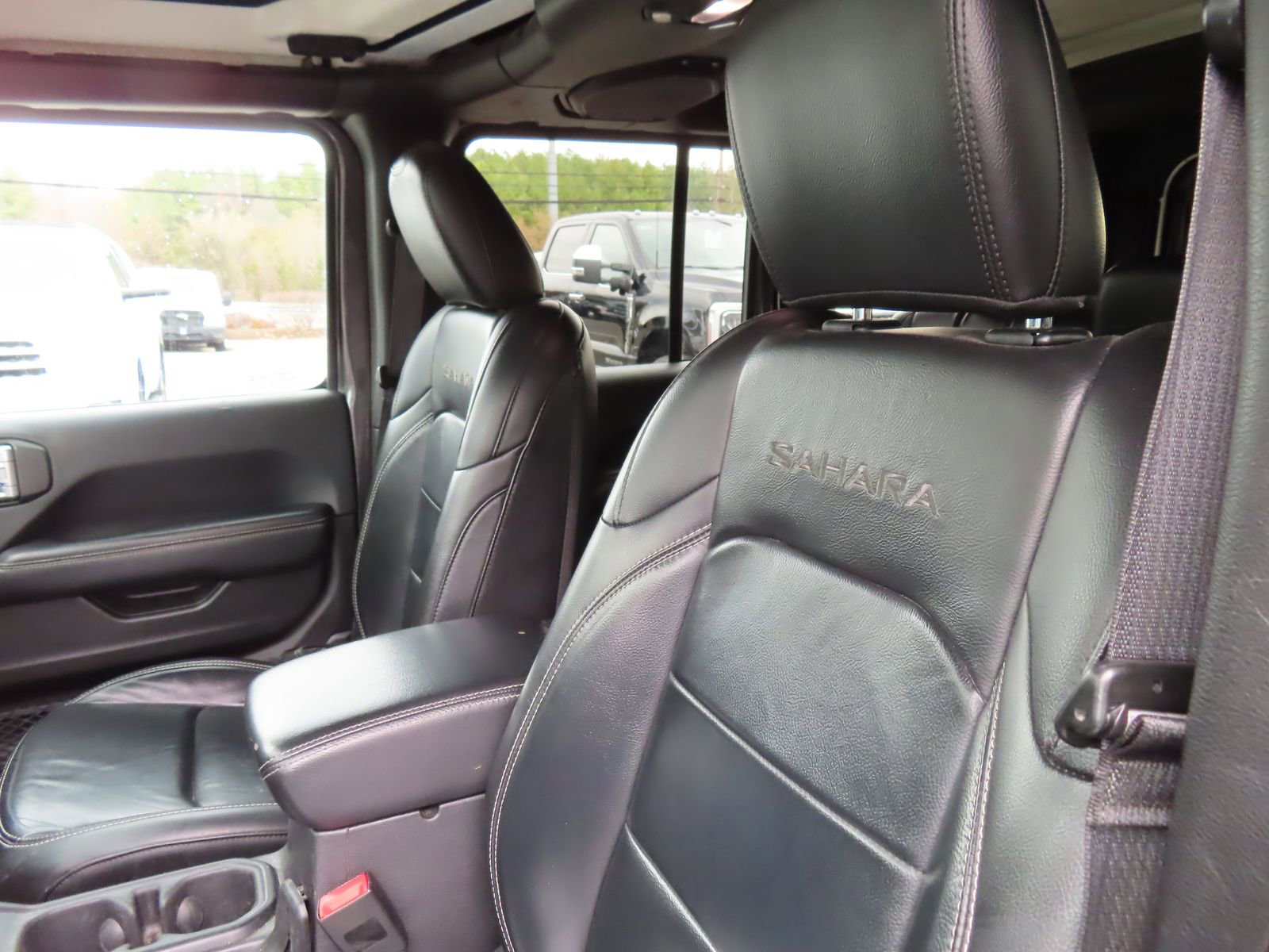 Used 2018 Jeep Wrangler Unlimited Sahara w/ LED Lighting Group image 27