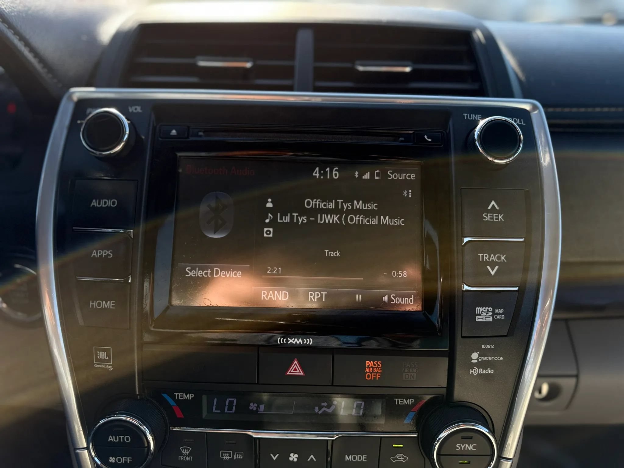 Used 2017 Toyota Camry XLE w/ Moonroof Package FWD image 15