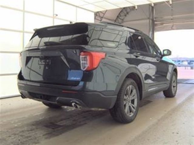 Used 2022 Ford Explorer XLT w/ Equipment Group 202A AWD/4WD image 2
