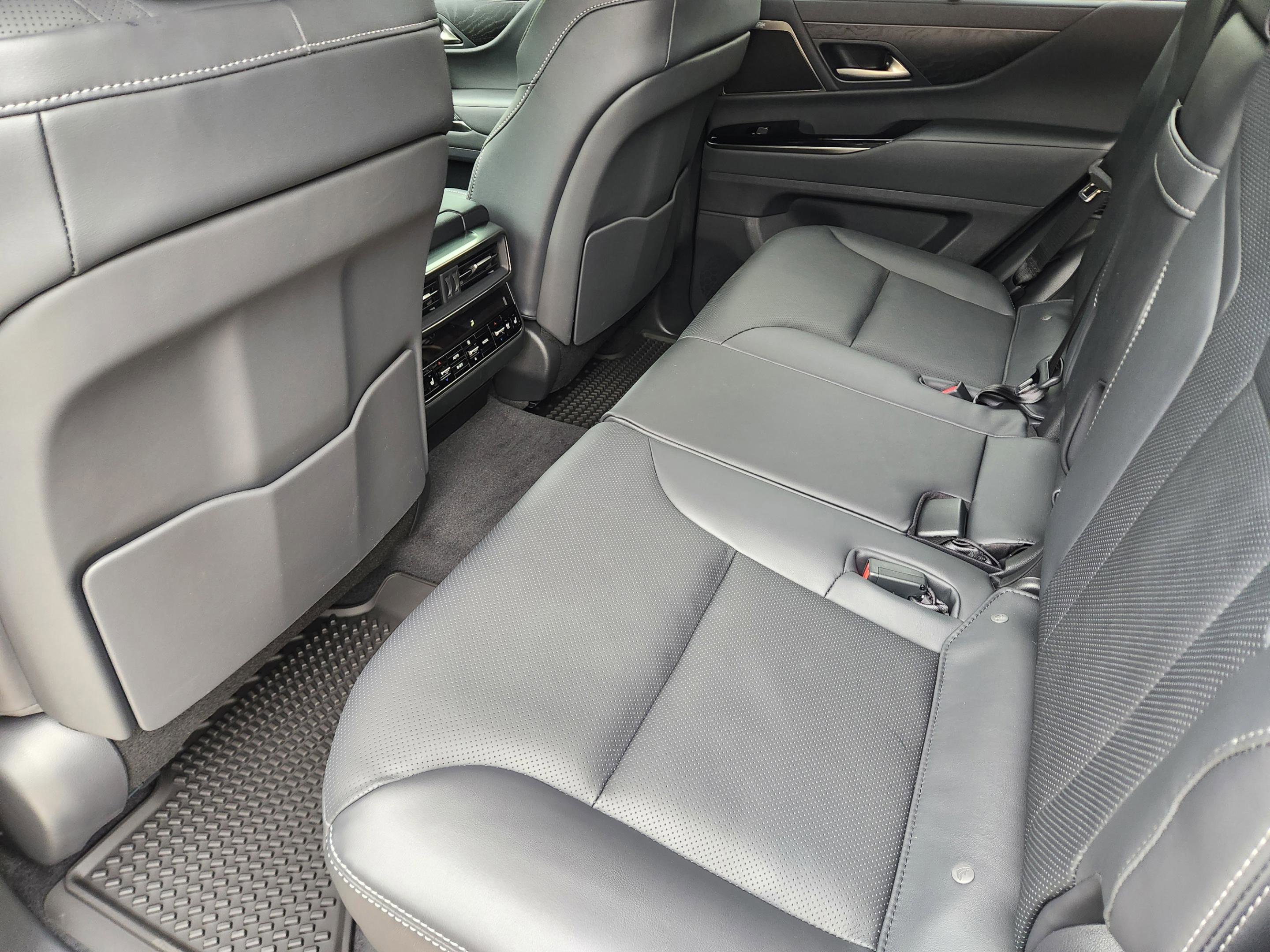 New 2026 Lexus LX 600 4WD w/ Luxury Package image 17