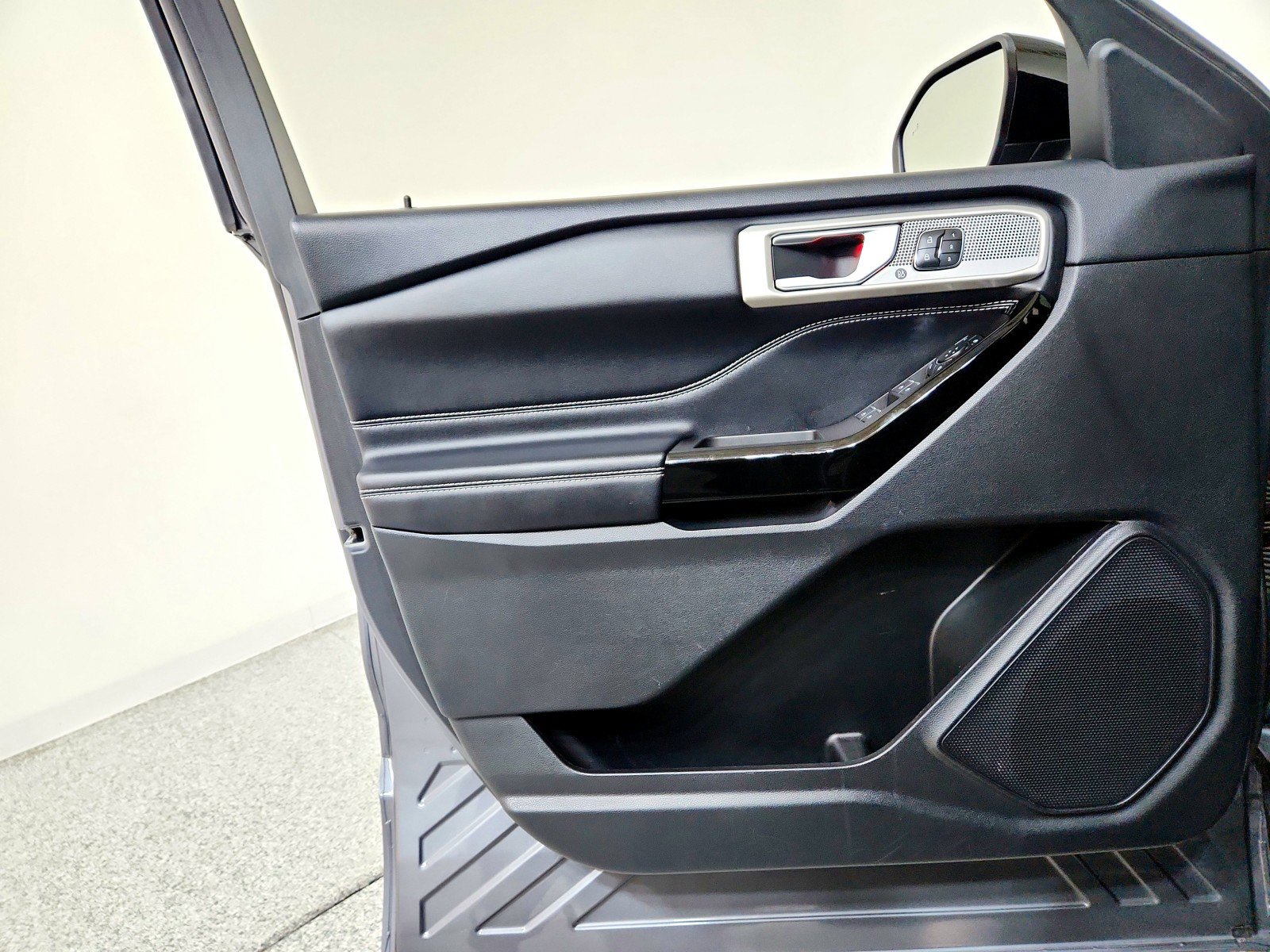 Used 2022 Ford Explorer ST w/ Equipment Group 401A image 13