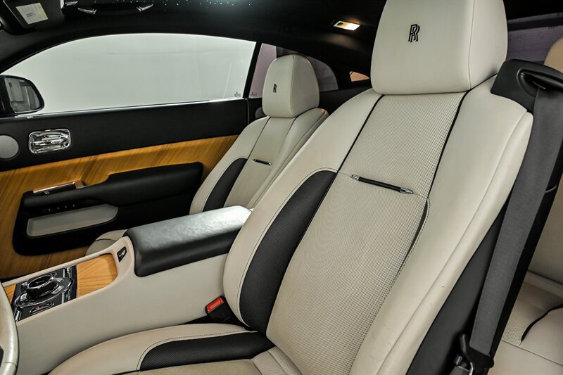 Used 2017 Rolls-Royce Wraith RWD image 18