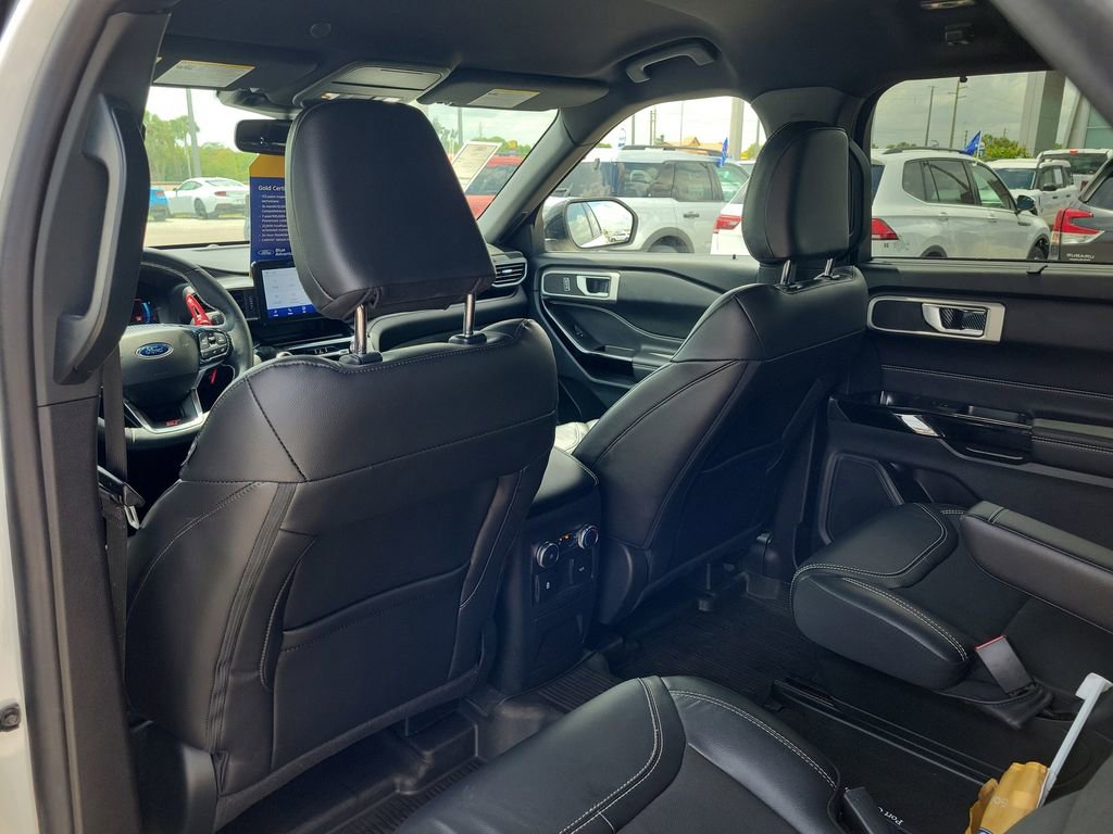 Certified 2022 Ford Explorer ST w/ ST Street Pack image 14