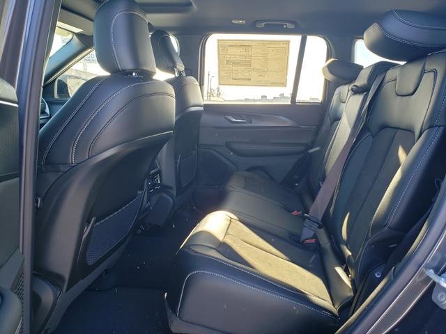 New 2025 Jeep Grand Cherokee Altitude image 14