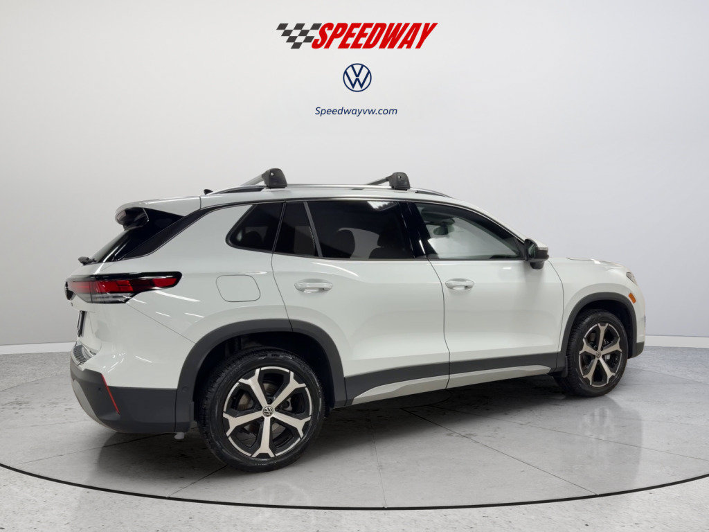 Used 2025 Volkswagen Tiguan SE AWD/4WD image 5