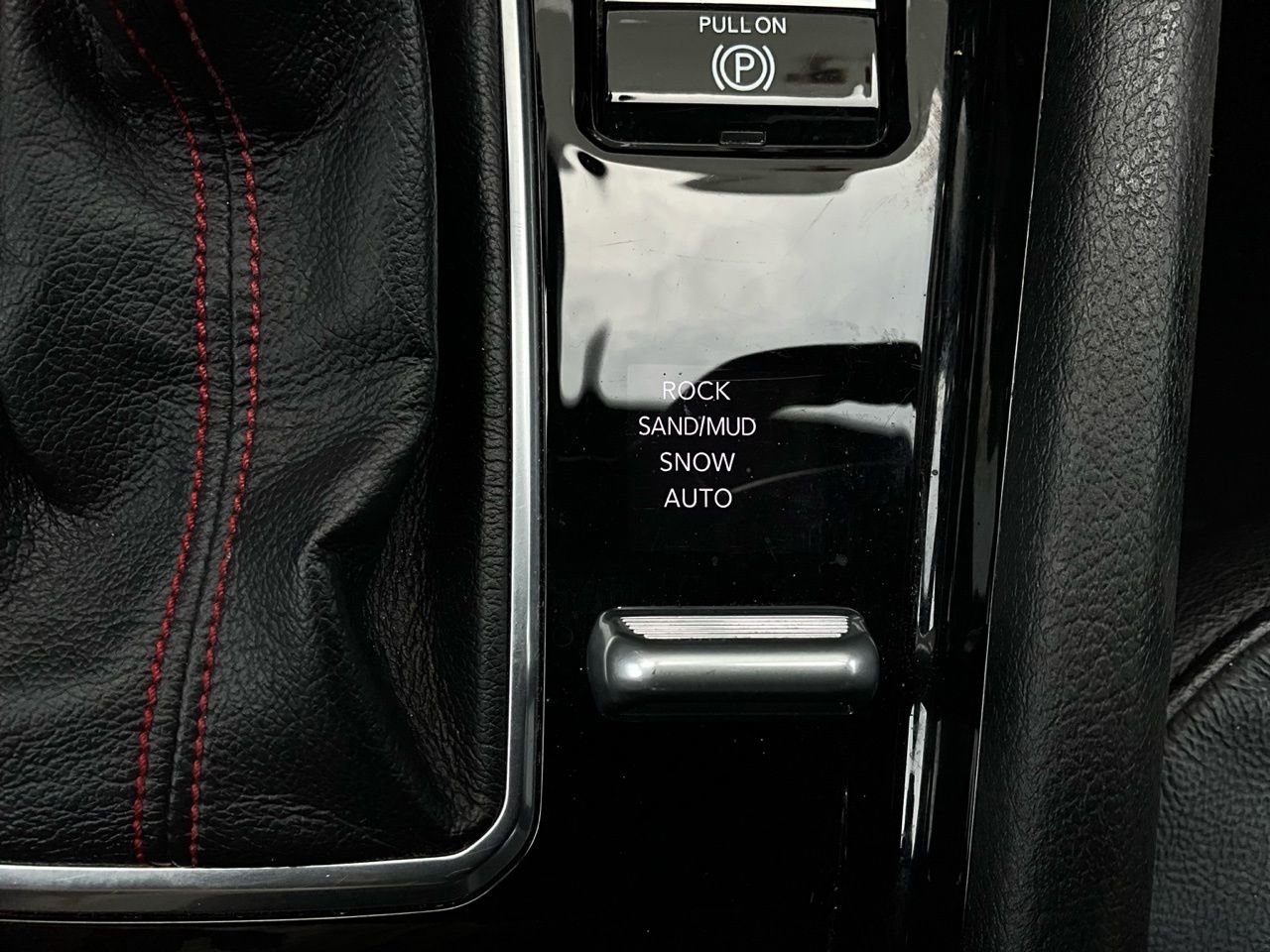 Used 2025 Jeep Compass Trailhawk w/ Trailer Tow Group image 23